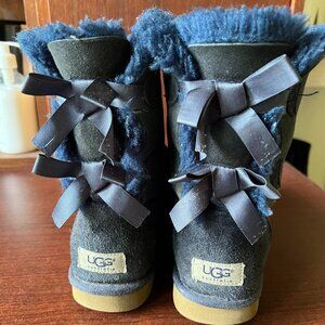 Ugg Bailey Bow II Size 8 Women